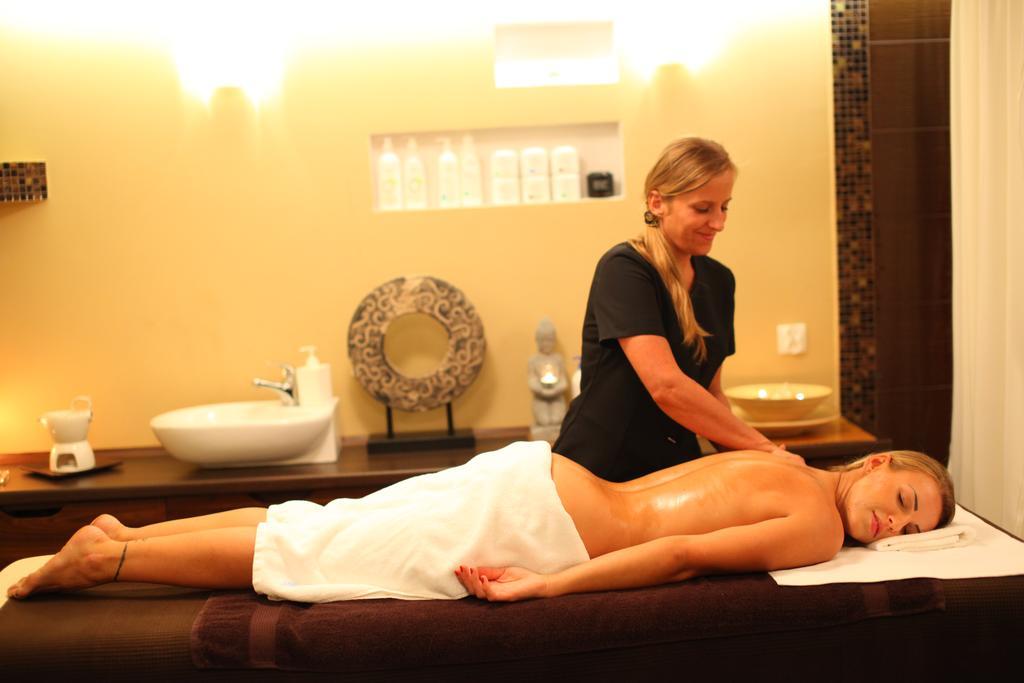 Rezydencja Pod Teznia & Spa اينوفروسواف المظهر الخارجي الصورة